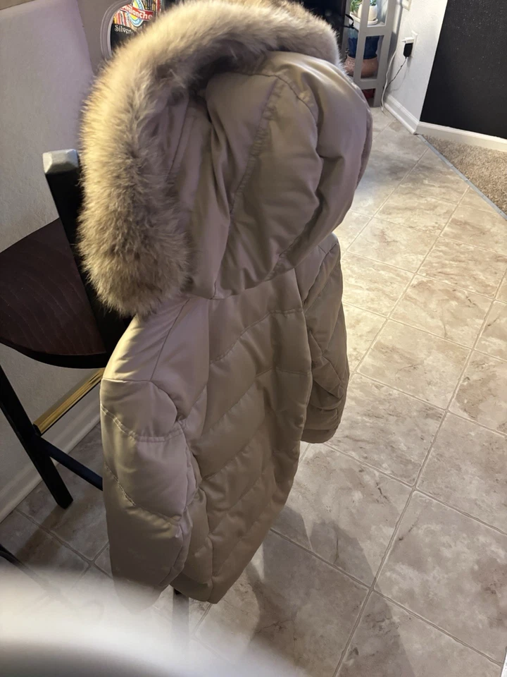 Coach Coyote Face Fur. Very Warm - Medium - Image 4 of 4