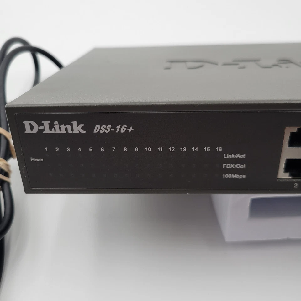 D-Link DSS-16+ 16-Port Fast Ethernet Unmanaged Switch w/ Power cable (Z3E2) - Image 3 of 4