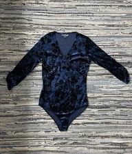 Modcloth Textured Velvet Bodysuit Small Blue Floral 3/4 Sleeve