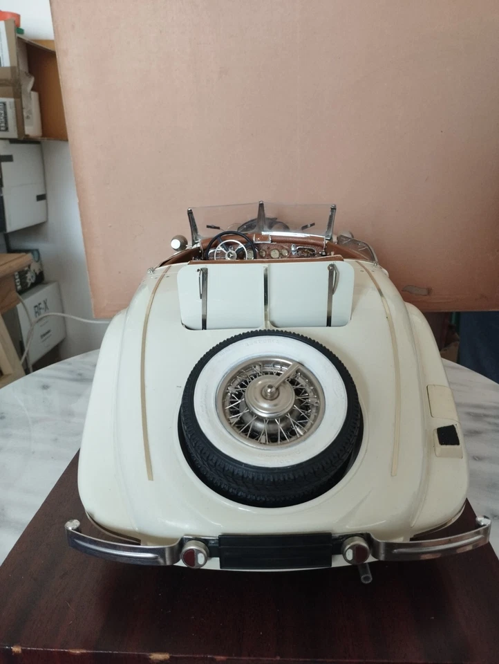 Pocher built kit Mercedes-Benz 540 K Roadster 1:8 white  - Immagine 4 di 4