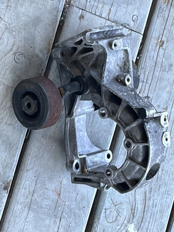 Porsche 911/ Boxster/ Cayman tensioner & P/S pump bracket 997.102.260.00 99-08 - Image 3 of 4