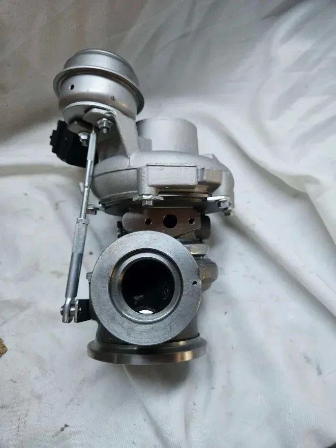 Turbocargador para BMW 550i 650i 750i X5 X6 2008-13 4,4 L N63 V8 769155-5015S Foto 4 de 4