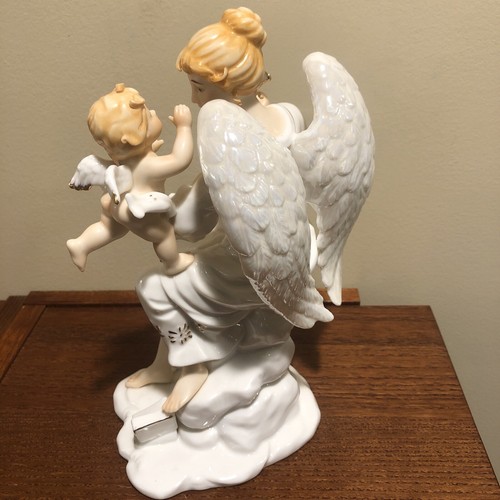 O’Well Porcelain Angel Figurine With Cherub Holding Feather 9” EUC - Picture 6 of 11