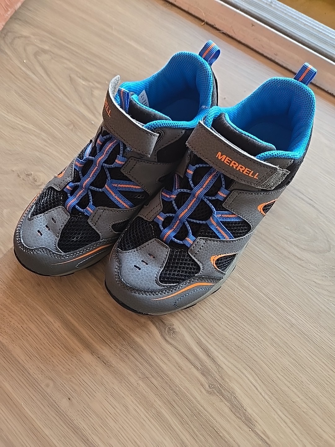 Merrell donna 6 Medium US 5 UK 37 EU. Ottime scarpe da trekking.