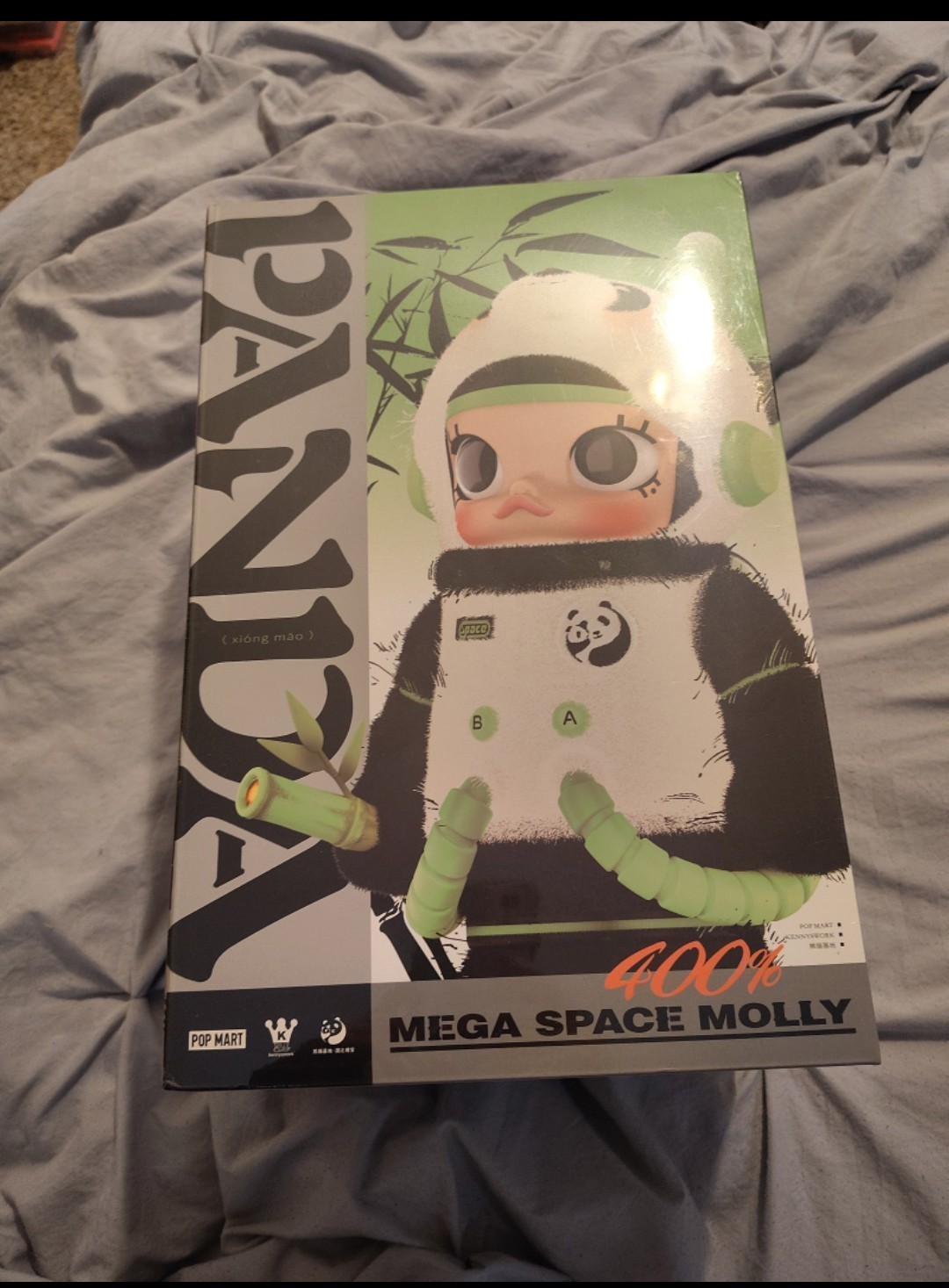 MEGA SPACE MOLLY 400% PANDA NEW IN sealed box.