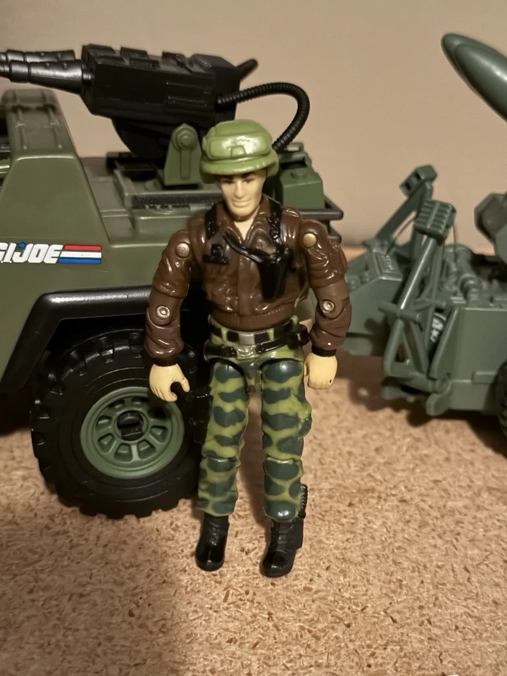 25TH ANNIVERSARY HASBRO G.I JOE COBRA VAMP and 1982 MMS With Hawk V2 - Image 2 of 4