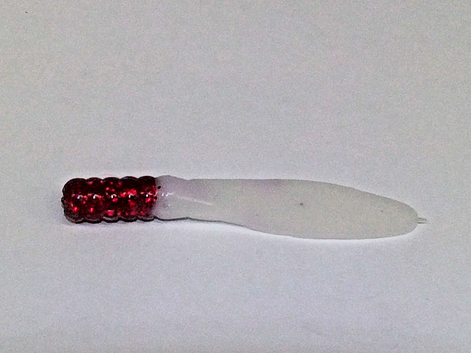 White Tail / Garnet Glitter Body