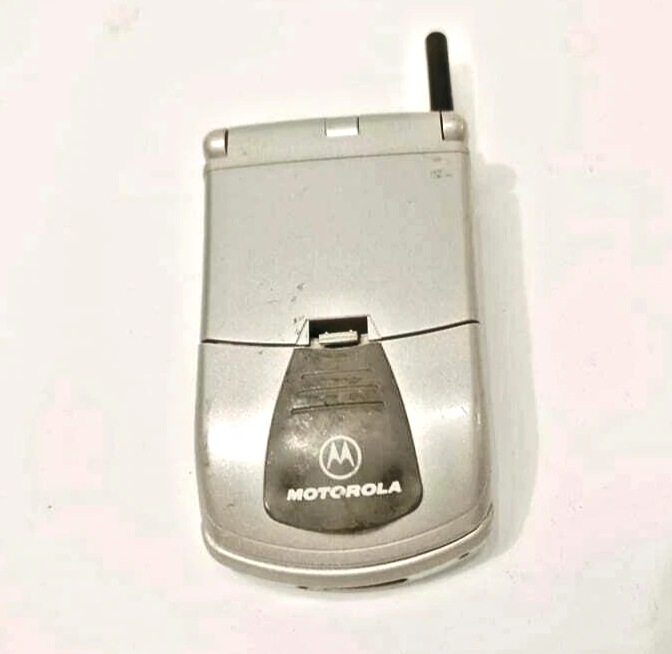 MOTOROLA TIMEPORT P8767 VINTAGE FLIP FLOP CELL PHONE CELLULAR