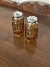 L.E Smith Moon And Stars Amber Salt & Pepper Shaker Set