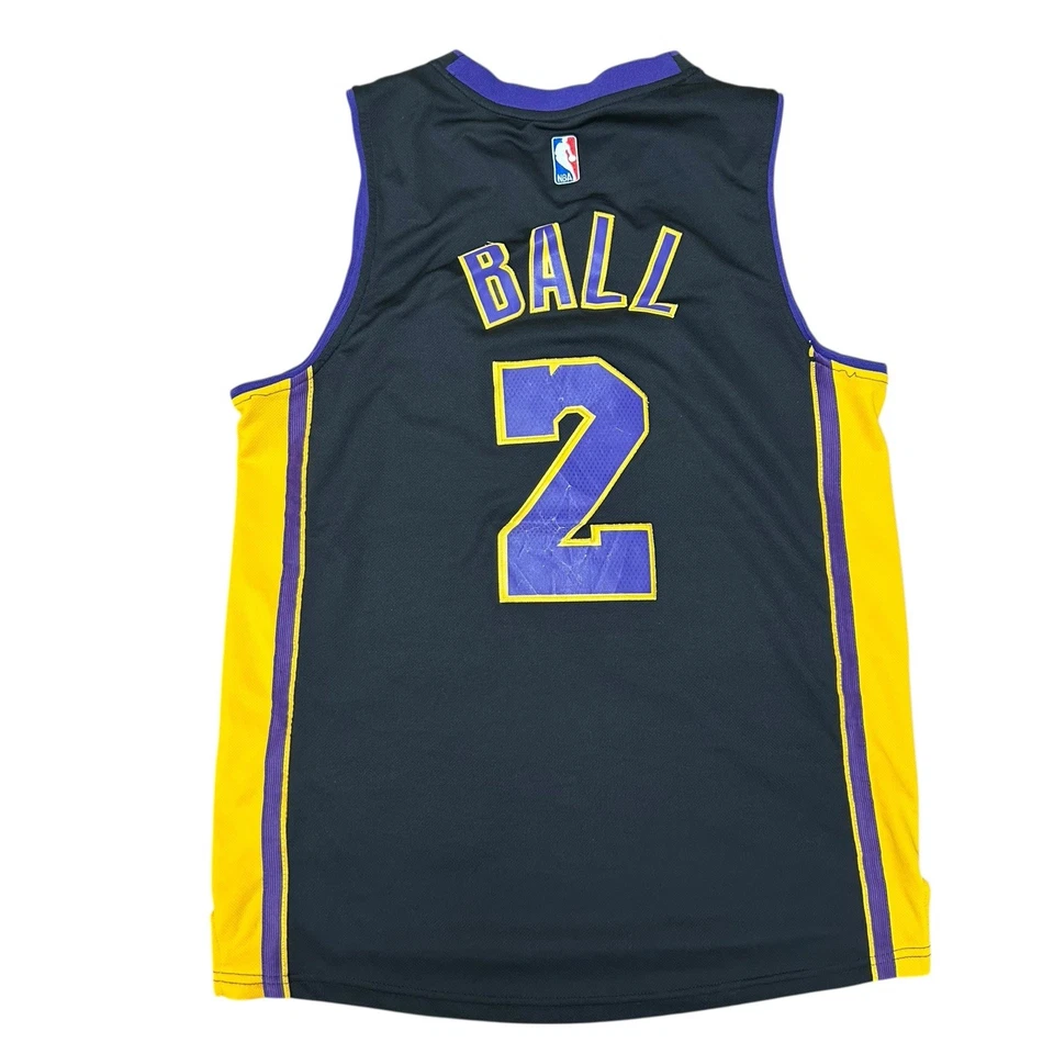 Camiseta Adidas Lakers Lonzo Ball #2 Swingman Negra Edición Hollywood Nights M Foto 2 de 4