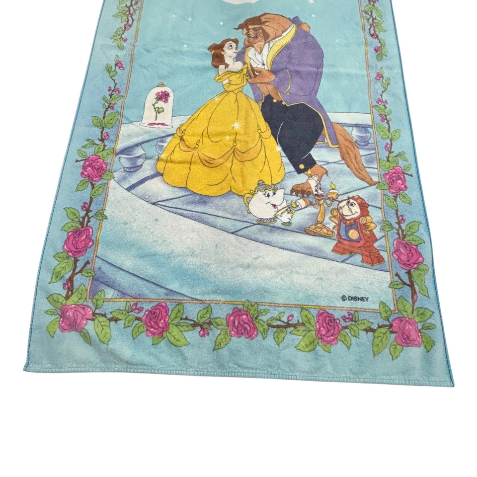 Toalla de playa vintage de La Bella y la Bestia exclusiva de algodón con adornos de rosas Foto 2 de 4