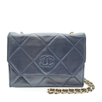 Chanel Vintage Umhängetasche blau Leder gesteppt mit Klappe und Kette CC...