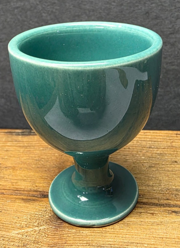 VINTAGE HOMER LAUGHLIN HARLEQUIN SPRUCE GREEN INDIVIDUAL EGG CUP 