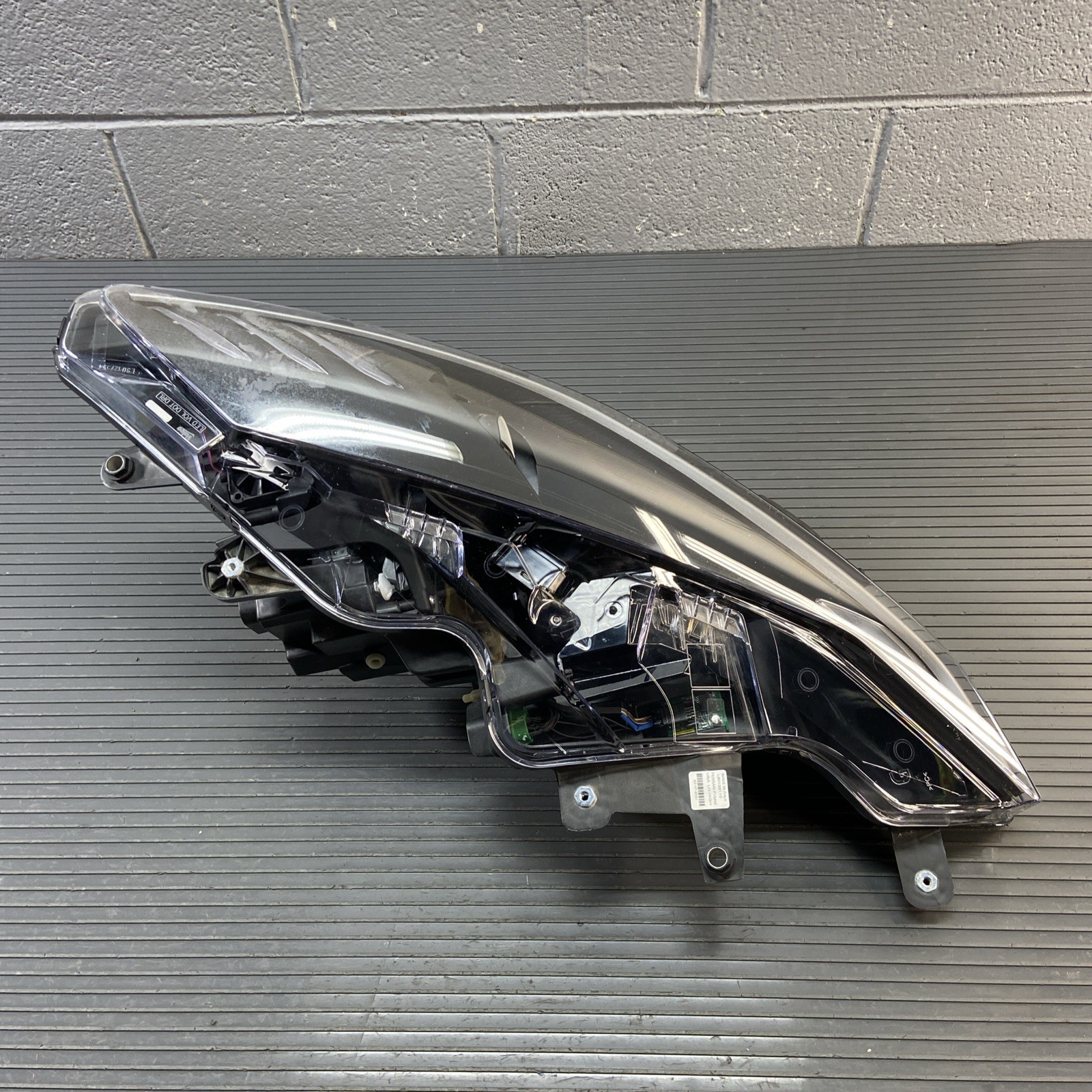 2018-2024 Ferrari 812 Superfast F152M Front Left Headlight 338314 OEM *NOTE*