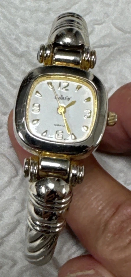 Collezio Watch Womens 22mm Gold Tone Silver Bangle Open Band - Изображение 3 из 4