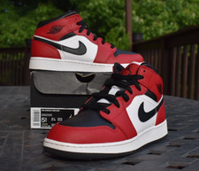 aj1 mid black toe