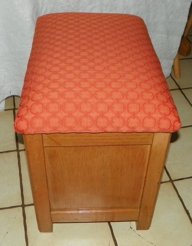 Mid Century Oak Vanity Bench (VB-51) - Picture 5 of 5