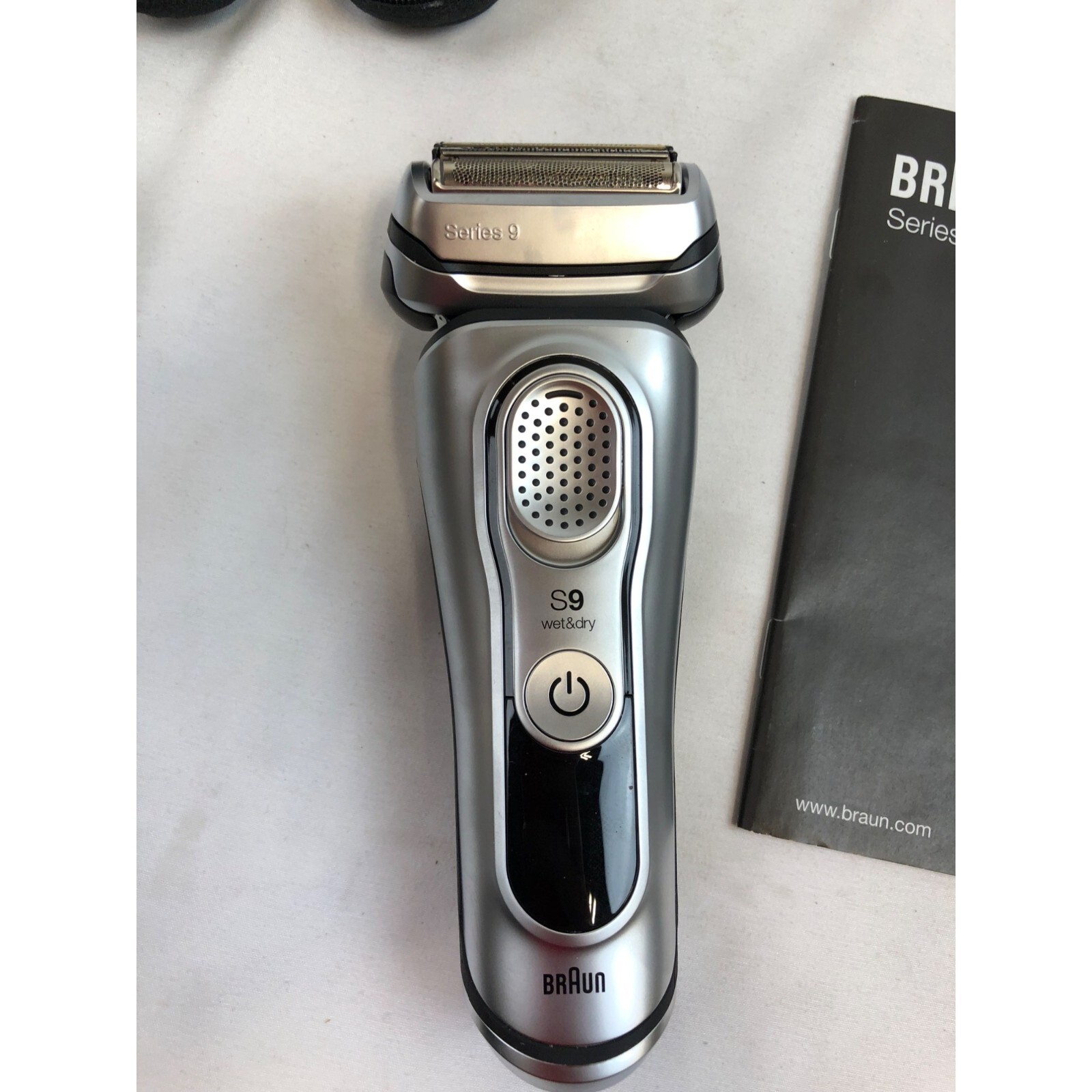 Braun Series 9 9330s Mens Wet Dry Electric Shaver with Charging Stand