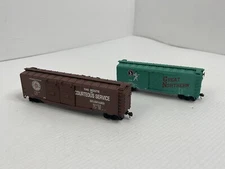 HO Scale Train Cars / Athearn Great Northern 27026 / Seaboard RR 22452 Boxcars