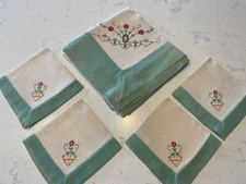 Vintage Linen Table Cloth Square (4) Napkins Floral Embroidery Hand Embroidered