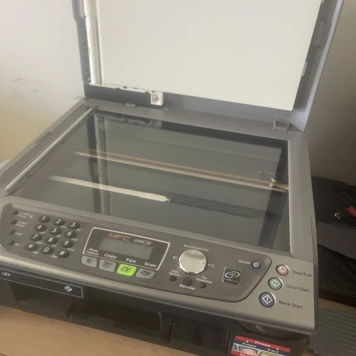 Brother 7 n 1 Printer Color Multi Function Center MFC- 640CW Color - Picture 3 of 4