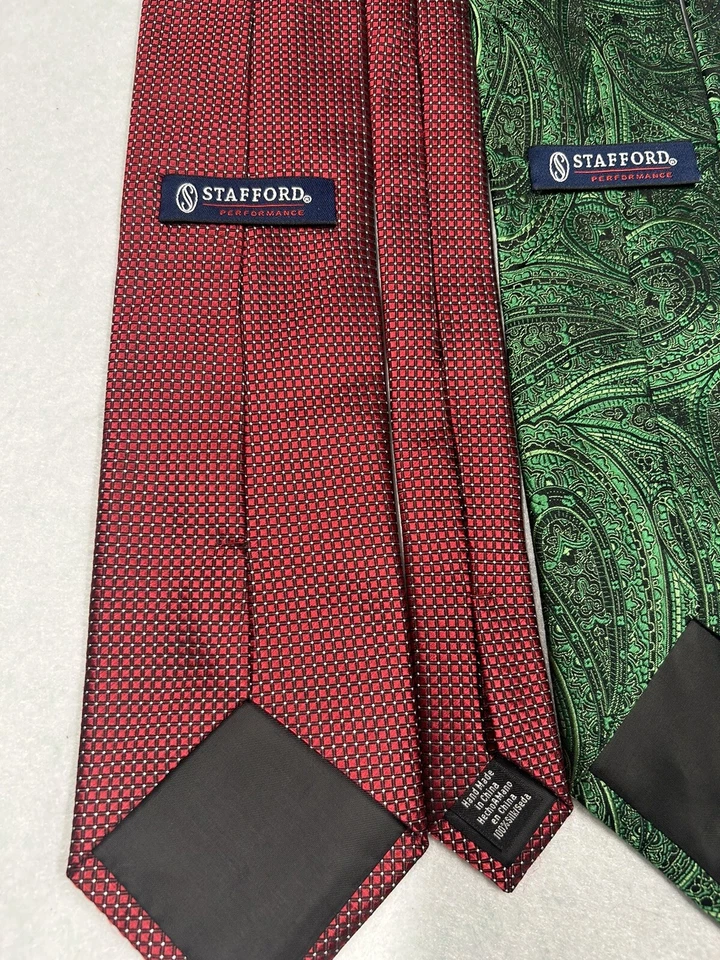 Набор рождественских красных и зеленых галстуков с узором пейсли Stafford Silk - Изображение 2 из 4