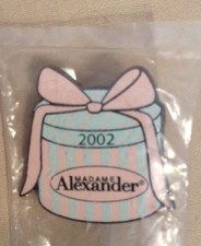 Madame Alexander 2002 Collector Pin