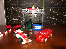 LEGO 8426 Disney Cars 2 Escape at Sea 100% Complete Set & EXTRA LEGO CARS Items!