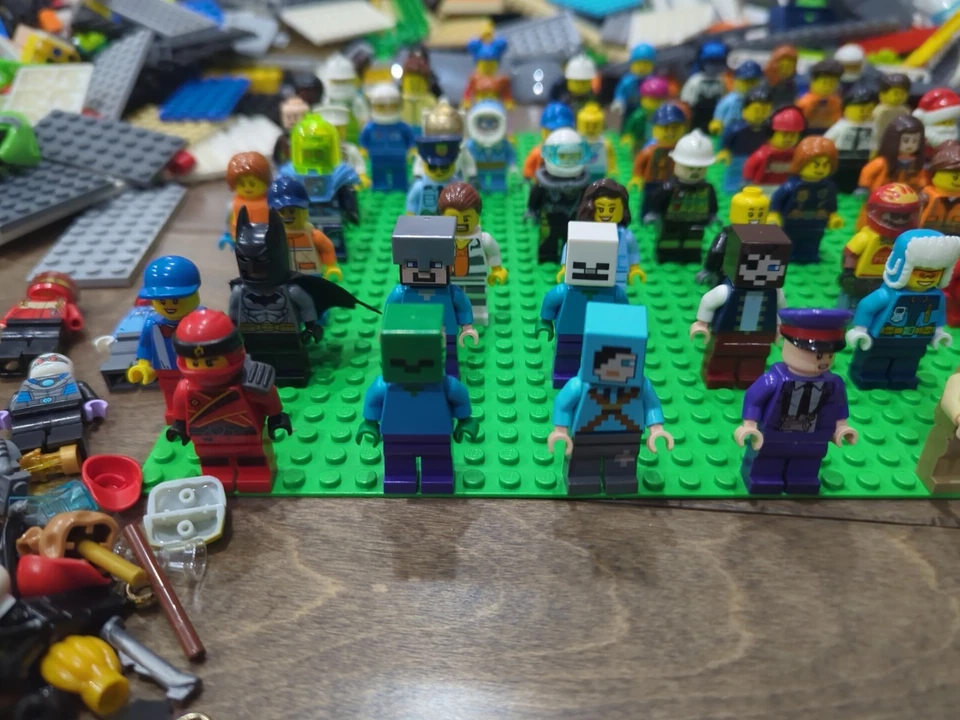 HUGE LEGO Bricks & Minifigure Lot 18+ Lbs 60 Minifigs Harry Potter Minecraft Etc - Image 3 of 4