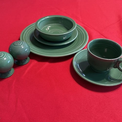 Vtg Fiesta HLC FiestaWare USA Medium Green 7 Pc Set Cup Plates Bowl 1960s S&P