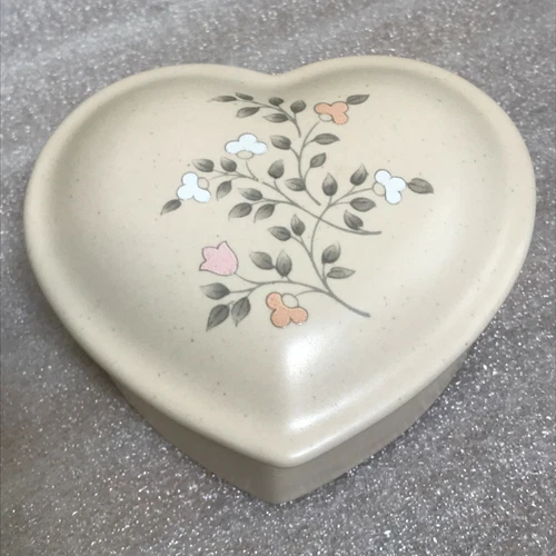 Vintage PFALTZGRAFF Heart Shape Trinket Box Ivory Cream Floral Cassic Design
