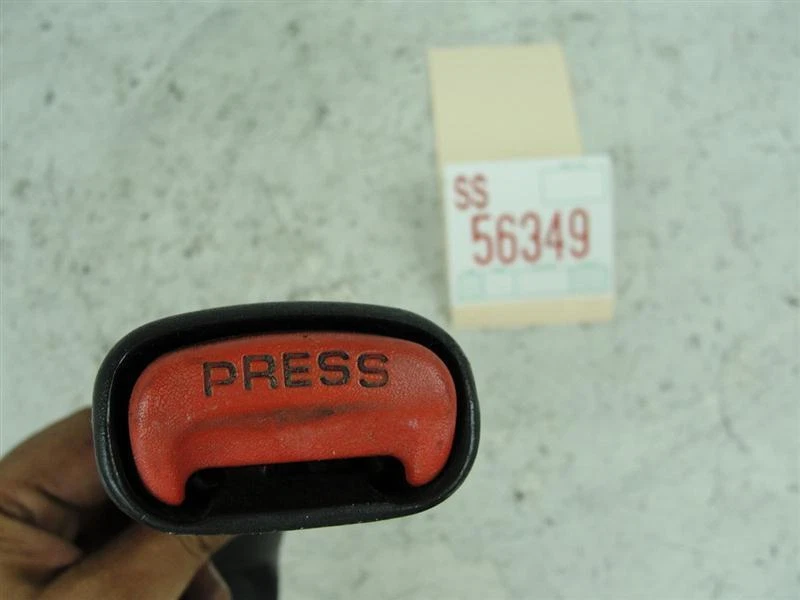 Grand Cherokee 1999 pasajero derecho cinturón de seguridad delantero hebilla montaje final fabricante de equipos originales usado Foto 2 de 4