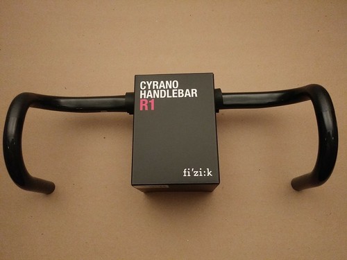 Manillar de carbono Fizik Cyrano R1 Serpiente UD acabado brillante 31,8 mm x 44 cm nuevo - Imagen 3 de 6