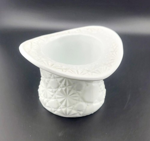 Fenton Milk Glass Vintage Daisy & Button Top Hat Retro 1960s - Picture 2 of 11