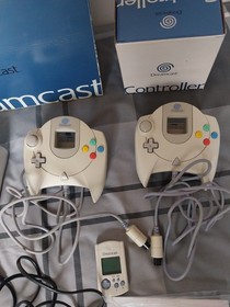 Dreamcast with 7 Games, 2 Controllers, Vmu and Leads Retro Console