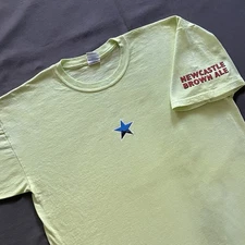 2010s Newcastle Pale Ale Beer T Shirt Mens XL Key Lime Yellow Dye Promo Alcohol