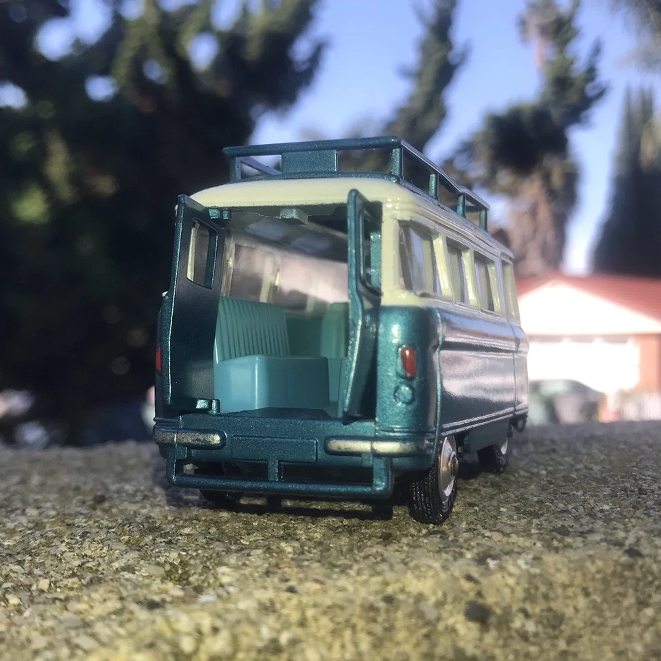 Corgi 479 Commer Bus 2500 Series - Image 4 of 4