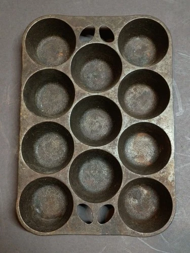 Wagner Ware Griswold Dual Logo Cast Iron Muffin Pan 11 Cup Popover USA Vintage