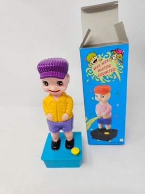 Set of 2 Squirting Wee Wee Pee Boy Water Squirter Toy Joke Novelty Gag IOB
