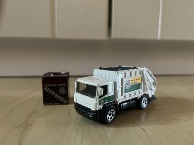 Vintage Matchbox 2009 '08Garbage Truck #66/100 City ActionKeep The Bay Clean!