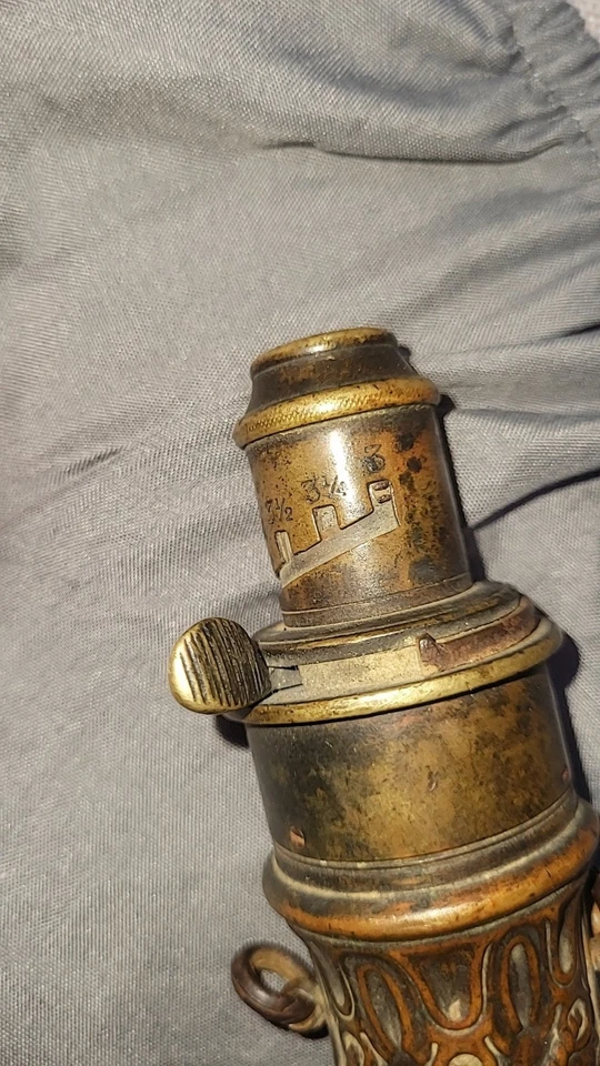 EMBOSSED & GILT ENGLISH POWDER FLASK BY G & J.W. HAWKSLEY SHEFFIELD - Image 4 of 4