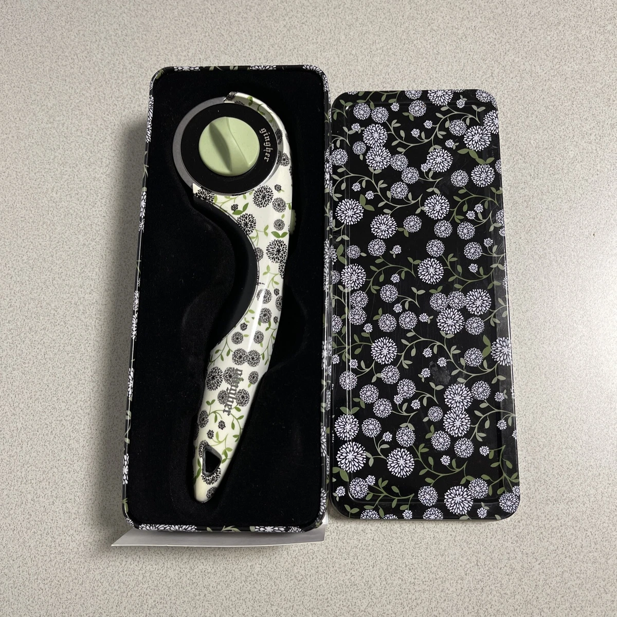 Gingher Designer ELLA 45mm Rotary Cutter RIGHT Handed Sewing Fabric Quilt  Tool