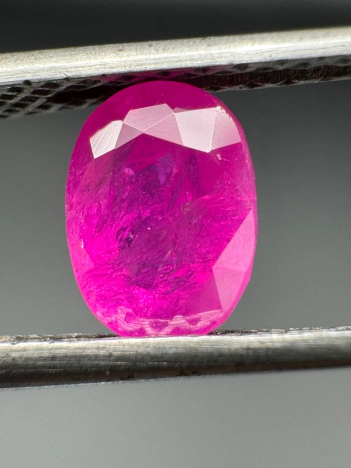 0.92 carat Unheated Untreated Ruby Loose Gemstone from Jegdalek Mine Afghanistan - Image 3 of 4
