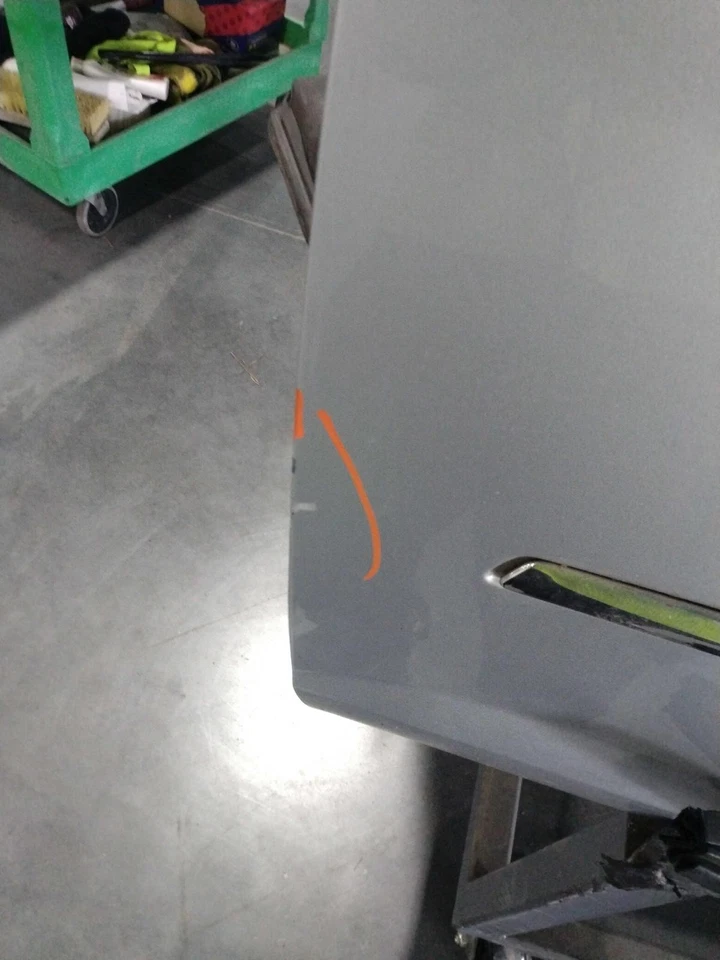 2011 Volkswagen CC Left Front Door Silver OEM Used 4DR SLV Scratches 138K - Imagem 2 de 4