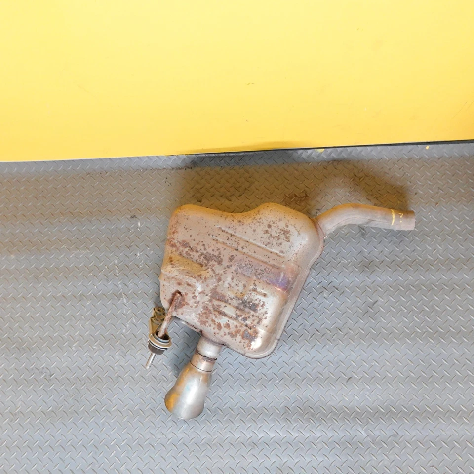 Chevrolet Traverse 2018-2023 tracción trasera lado izquierdo tubo de escape silenciador fabricante original Foto 2 de 4