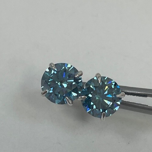 Lab Created Blue Diamond Round Stud Earring 14kt white gold 2.88ct IGI Certified - Picture 5 of 9