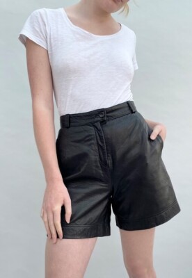 80er Vintage Leonardo Damen hohe Leibhöhe schwarz weiches Leder Shorts klein