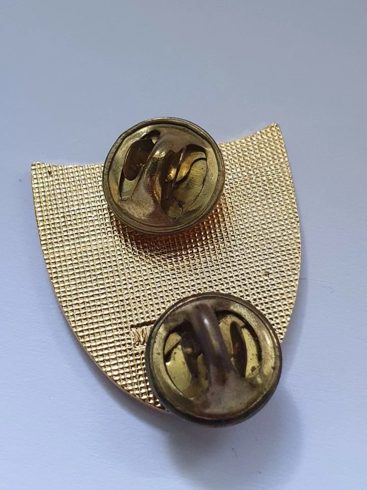 Southern illinois university pin Badge - Edwardsville United States  - Image 3 of 3