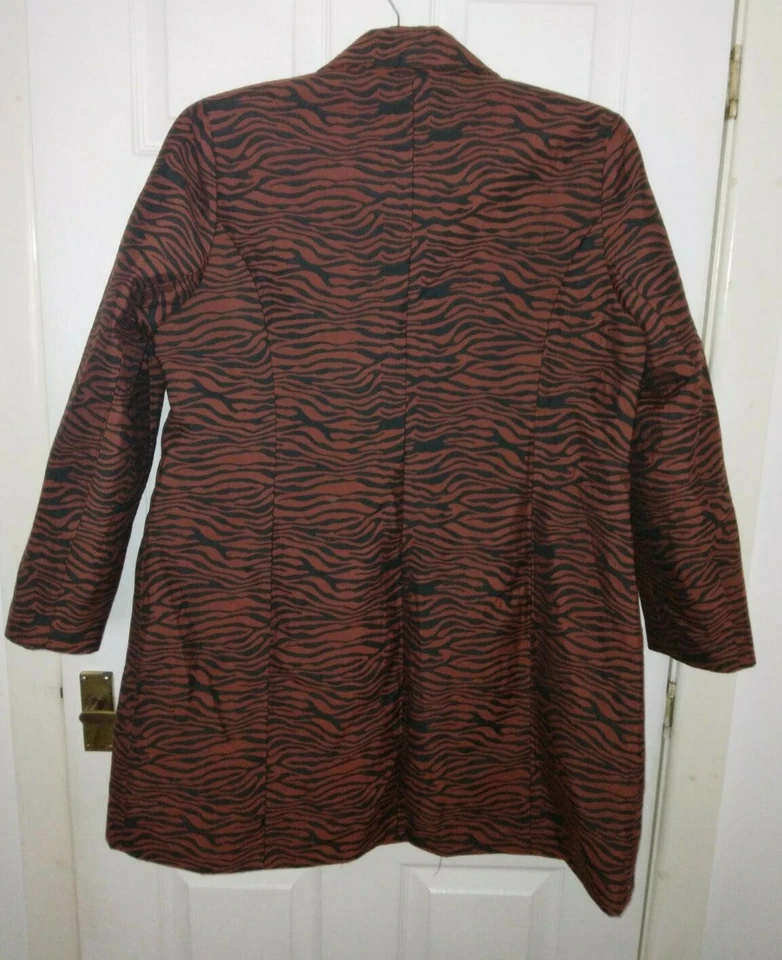 Gallery Assorted Women Zebra Coat/ blazer size 18 - Image 3 of 4