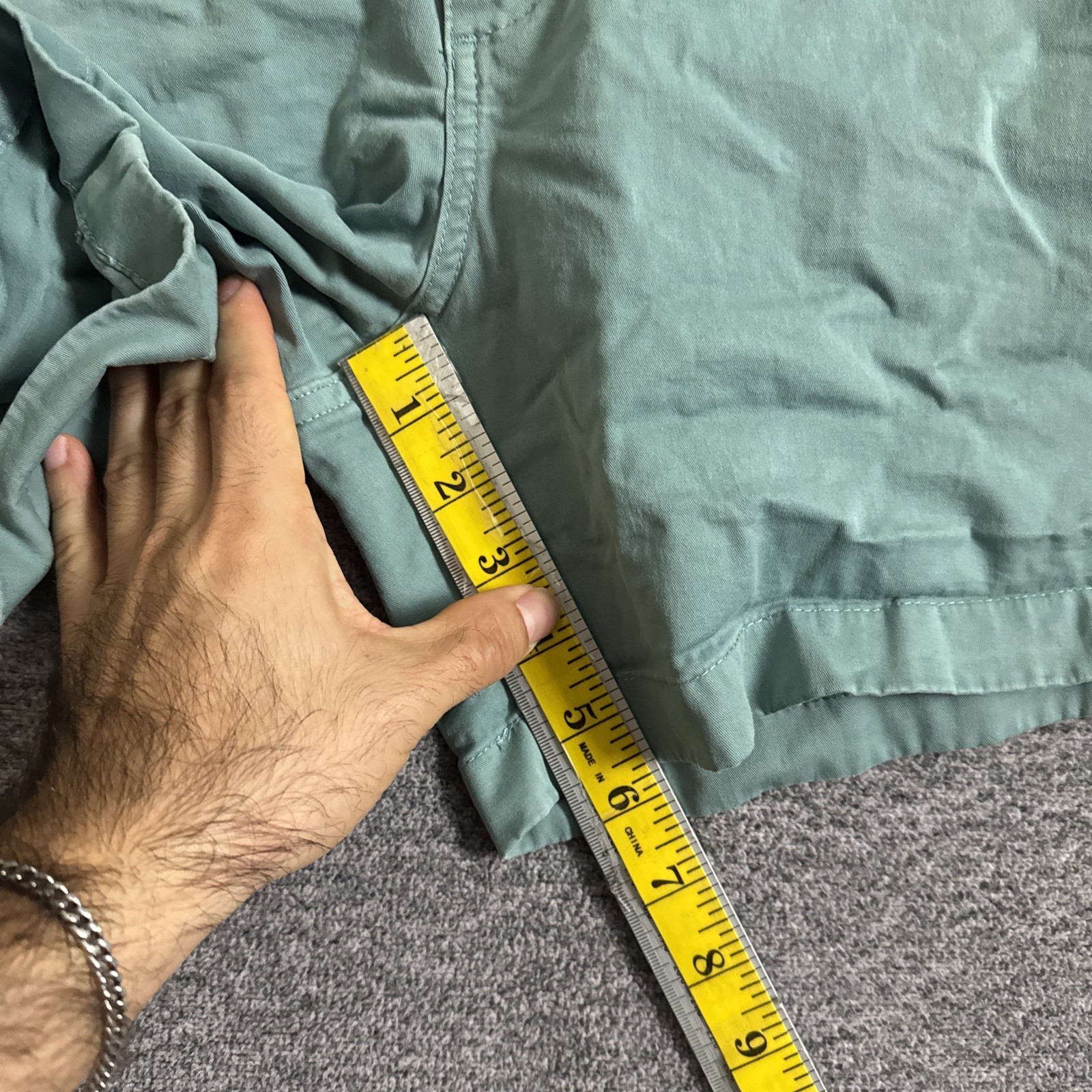 Chubbies Men's Size Medium Green Cotton Fit  5.5" Inseam Thigh Shorts